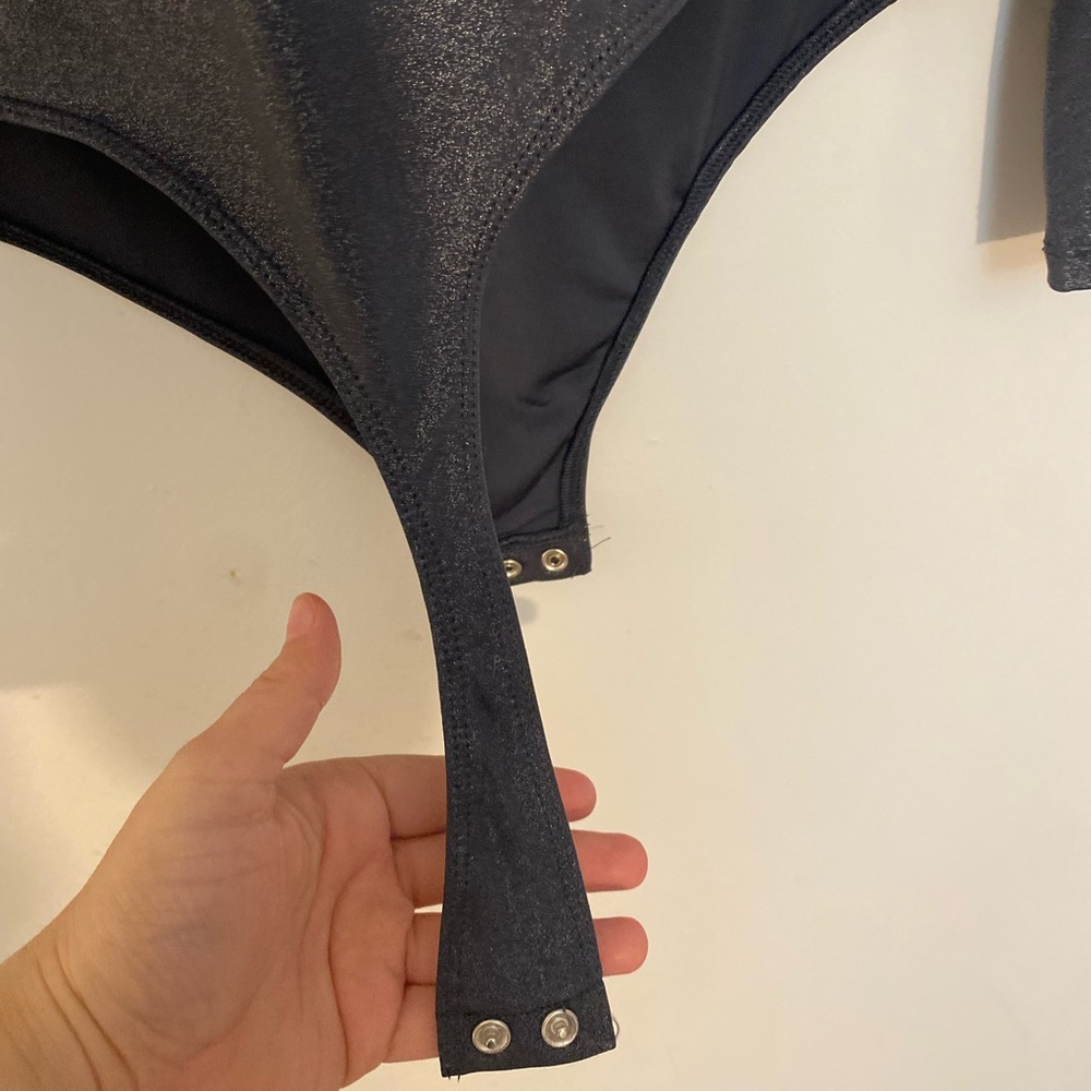 Express Body Contour Metallic Gray Twist Front Body Suit - Picture 8 of 11